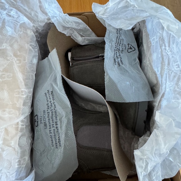 Infant UGG boots - Picture 3 of 4